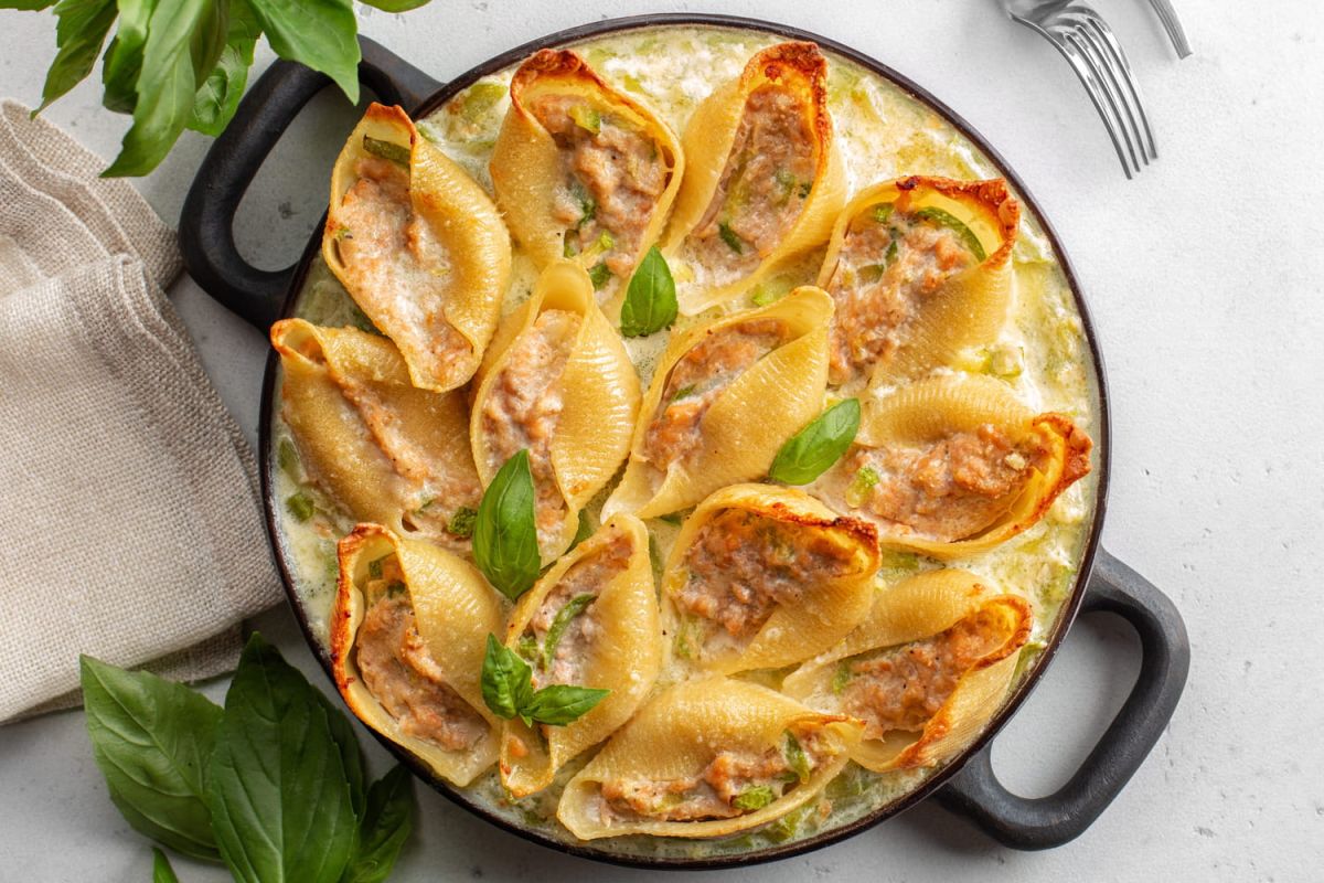 Une touche estivale : conchiglionis farcis au saumon par Diego Alary