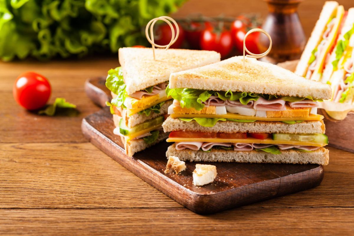 Le club-sandwich revisité par Cyril Lignac : un délice à votre portée