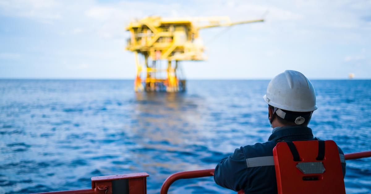 Les prix du pétrole plongent sous le seuil des 75 dollars, une tendance inédite depuis le conflit