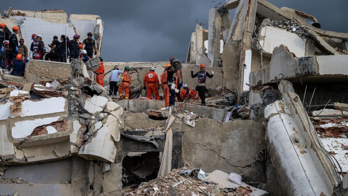 Un enfant miraculé retrouvé après six jours dans les décombres au Venezuela