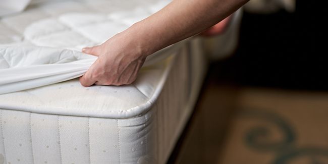 Des astuces incontournables pour nettoyer votre matelas