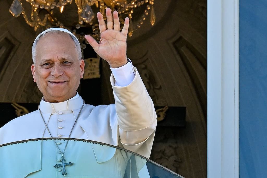 Un voyage pontifical sous tension : le pape face à la loi sur l'euthanasie