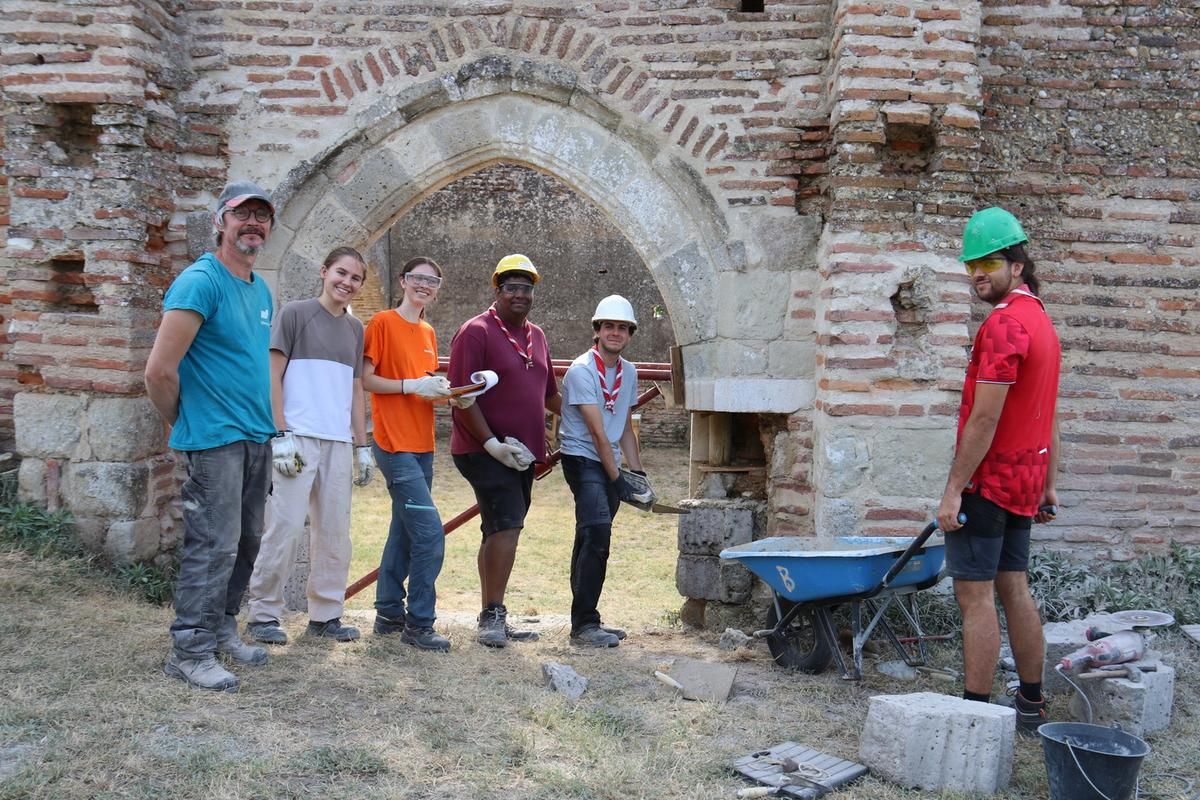 Des jeunes mobilisés pour restaurer l'église de Lagruère