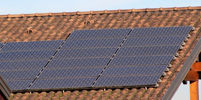 Adopter le photovoltaïque pour sa maison : un choix éclairé ?