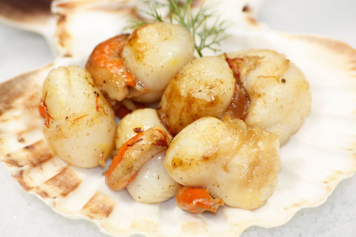 Découvrez la recette raffinée de la barbe de Saint-Jacques de Cyril Lignac