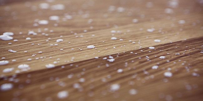 Comment éliminer les taches de peinture sur carrelage et parquet ?