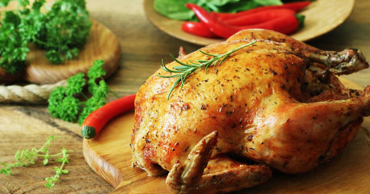 Les secrets du poulet rôti croustillant selon la cheffe étoilée Julia Sedefdjian