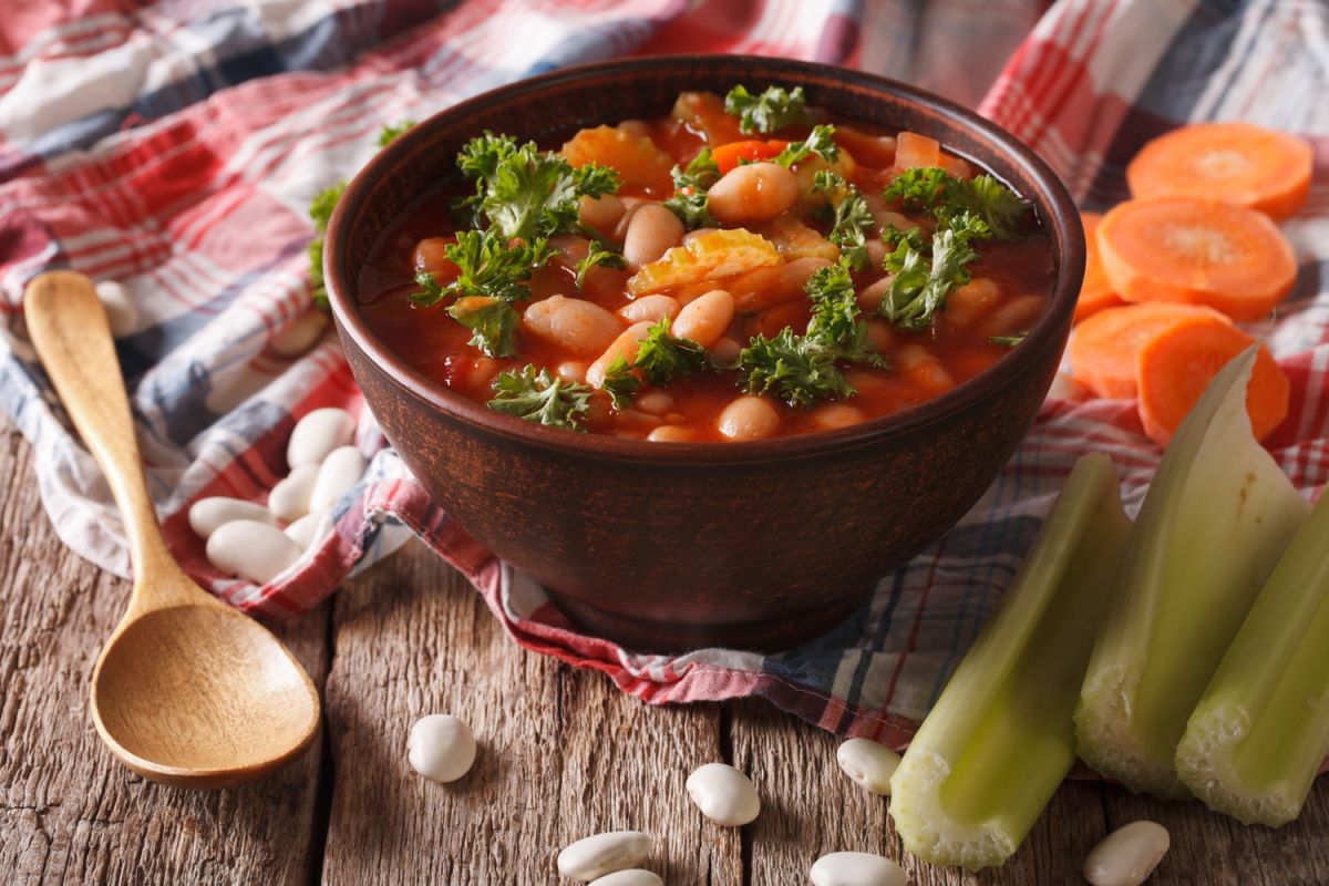 Cyril Lignac revisite le minestrone avec des saveurs automnales